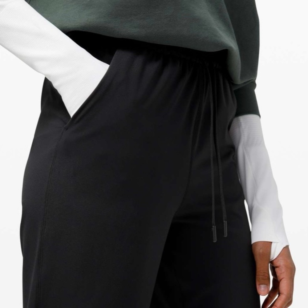 Lululemon Keep Moving High Rise Full Length Relaxed Fit Pant in Black, Size 14 - Picture 4 of 14